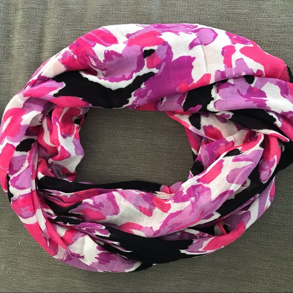 Lilly Pulitzer Accessories - Rare Lilly Pulitzer Murfee Eternity Scarf - EUC